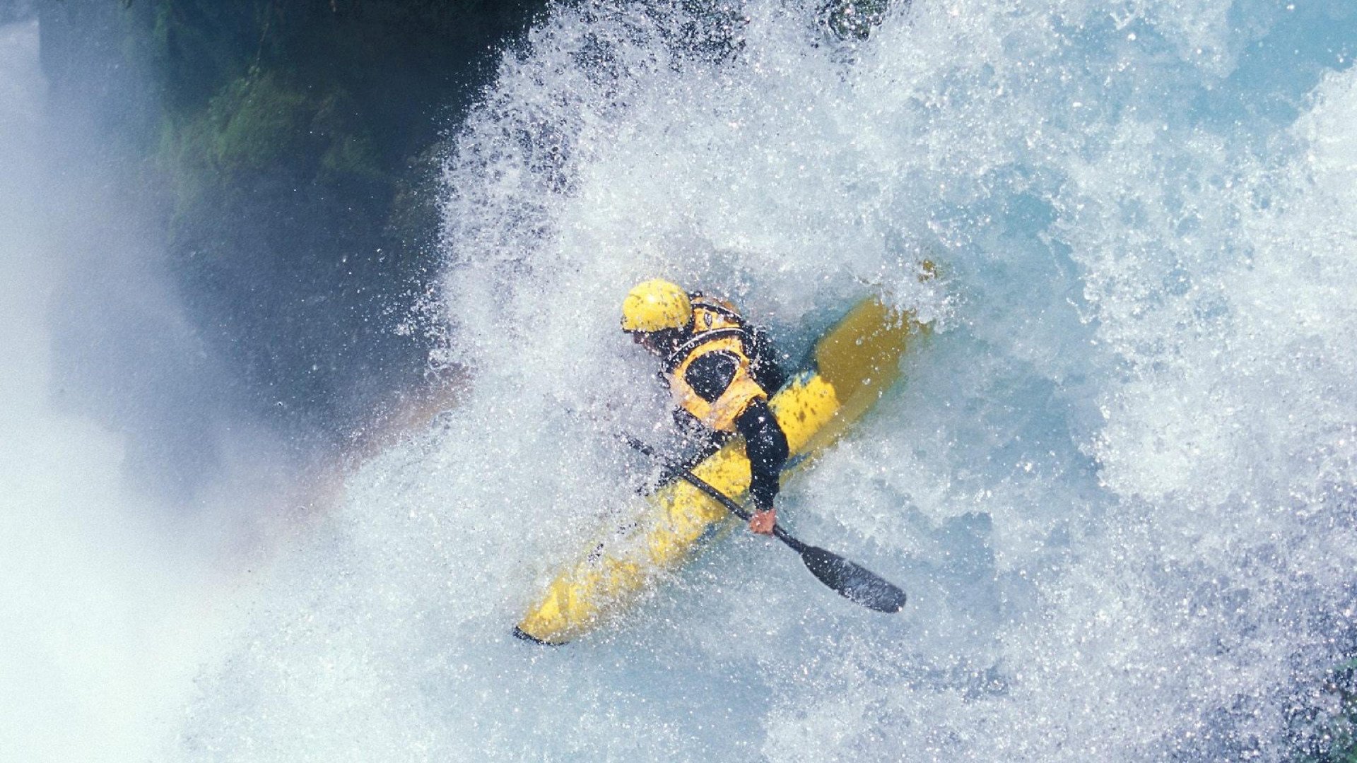 国际车手争夺赛季桂冠，国际赛车车队
