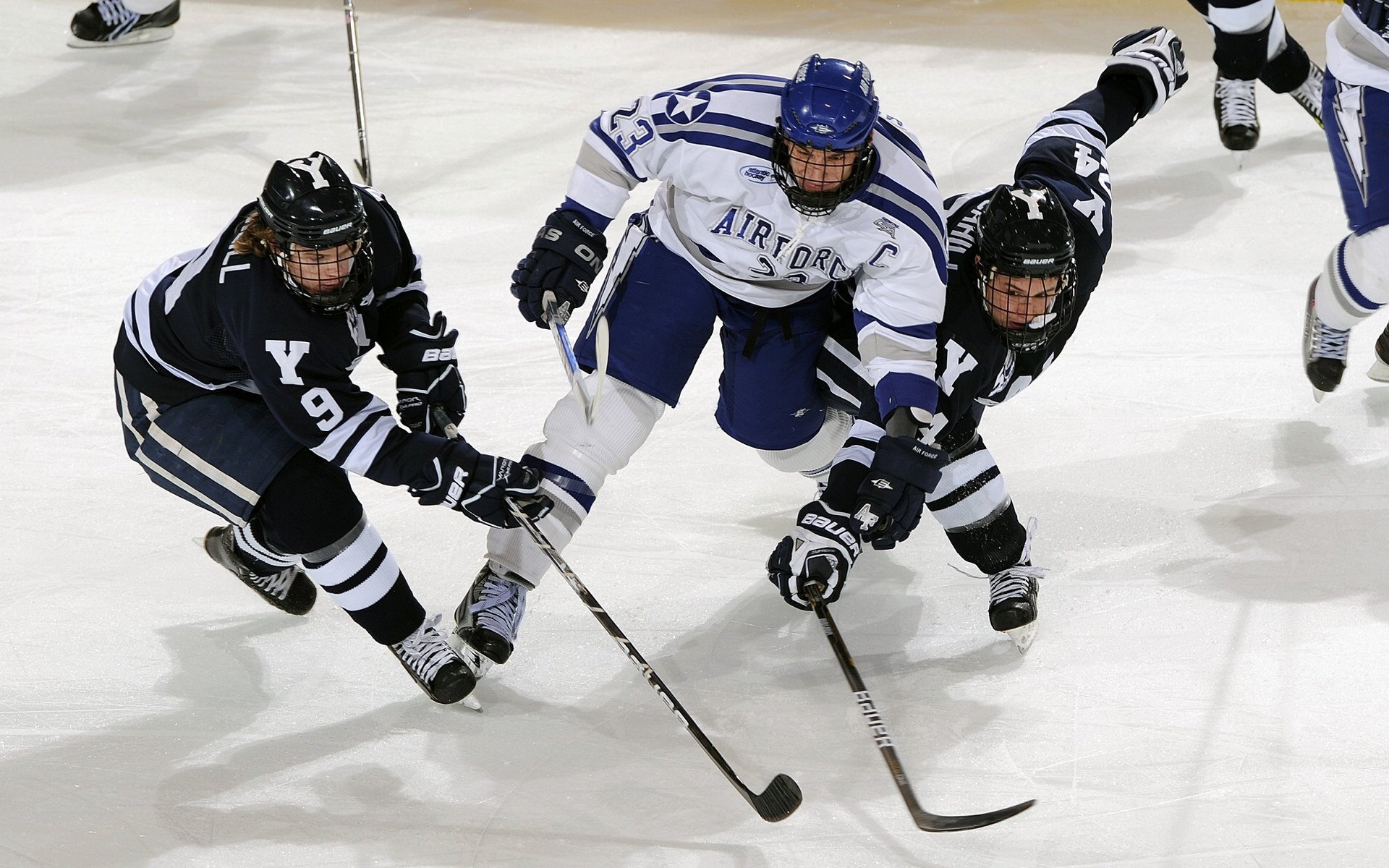 英超争夺激烈，球员分享备战经验，英超争冠形势